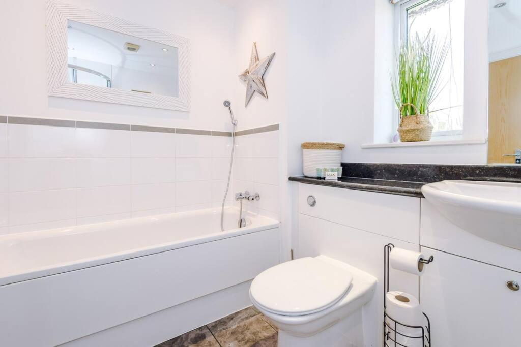 Luxurious Cosy 4Br Home Cheshire Saughall Exterior photo